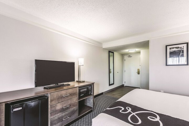 1 King Bed Executive Room (12 of 18)