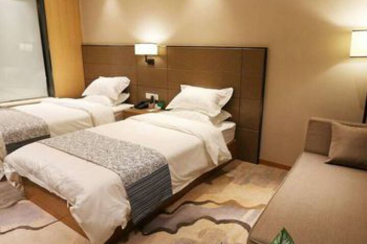 Room 5 of 15
