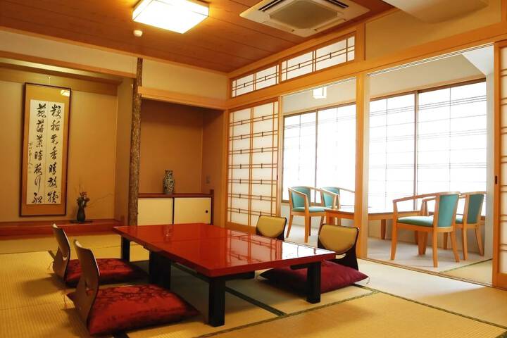 Room 12 of 43