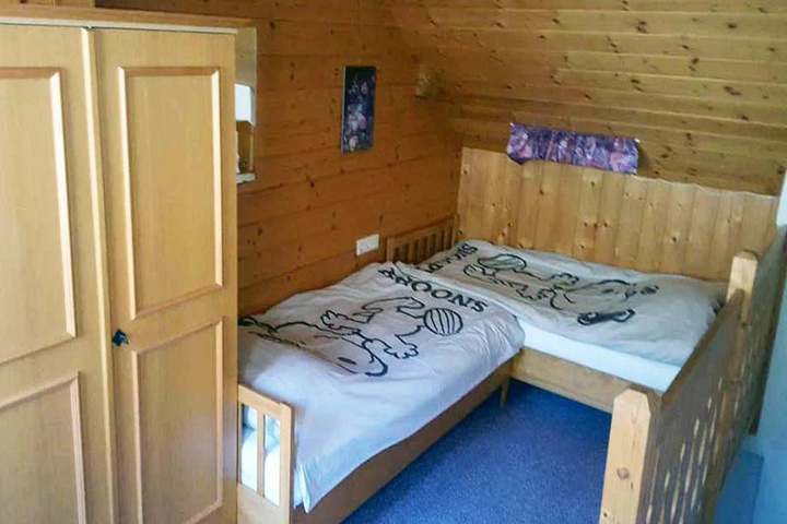Room 3 of 10