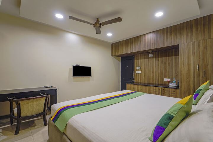 Room 17 of 32