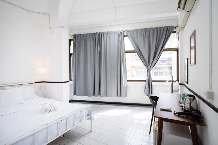 Room 15 of 22