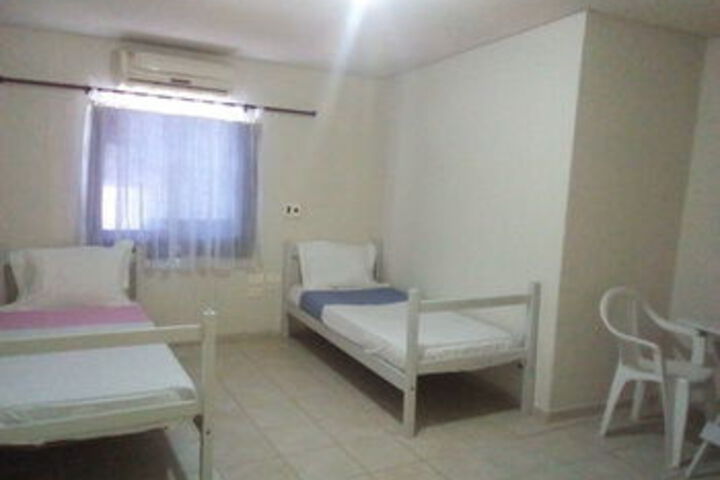 Room 13 of 30
