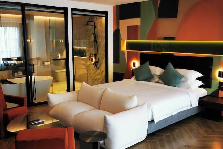Room 14 of 63