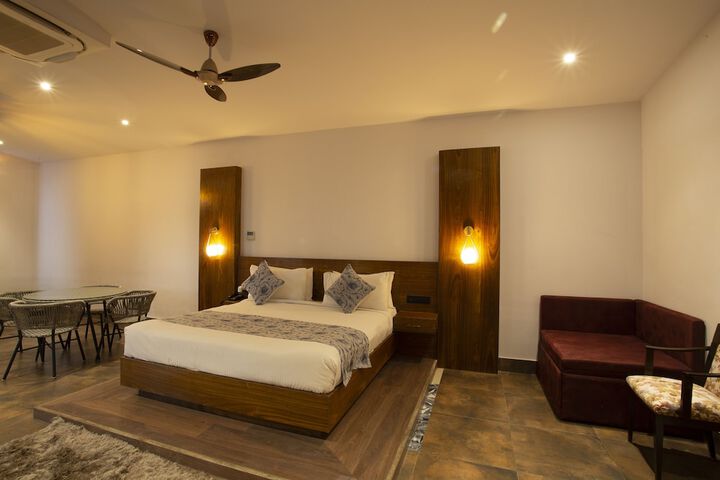 Room 40 of 196