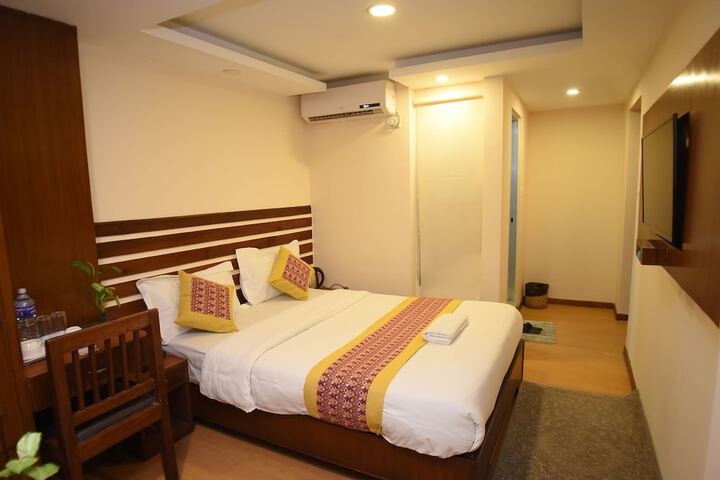 Room 13 of 26