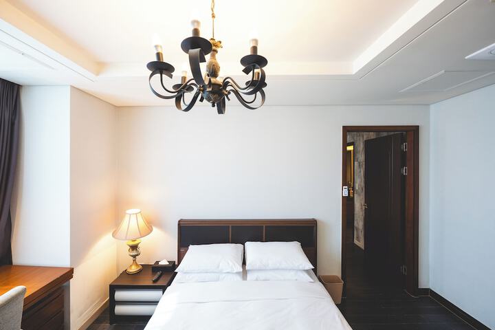 Room 15 of 151