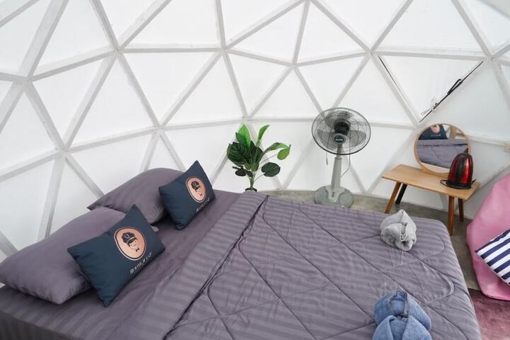 Room 6 of 45