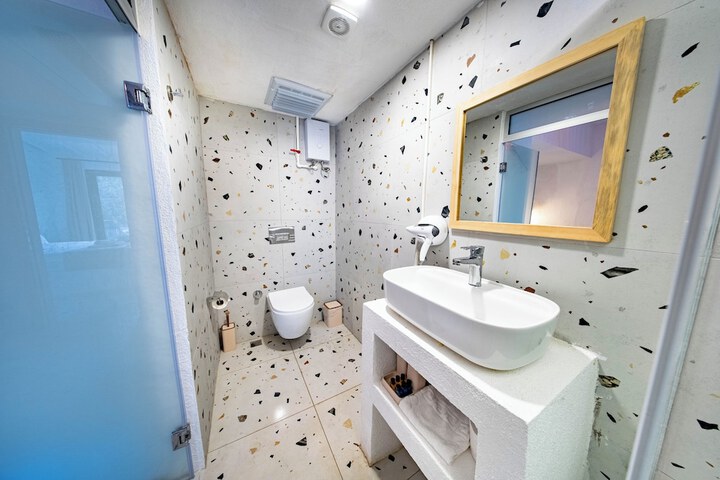 Room 36 of 48