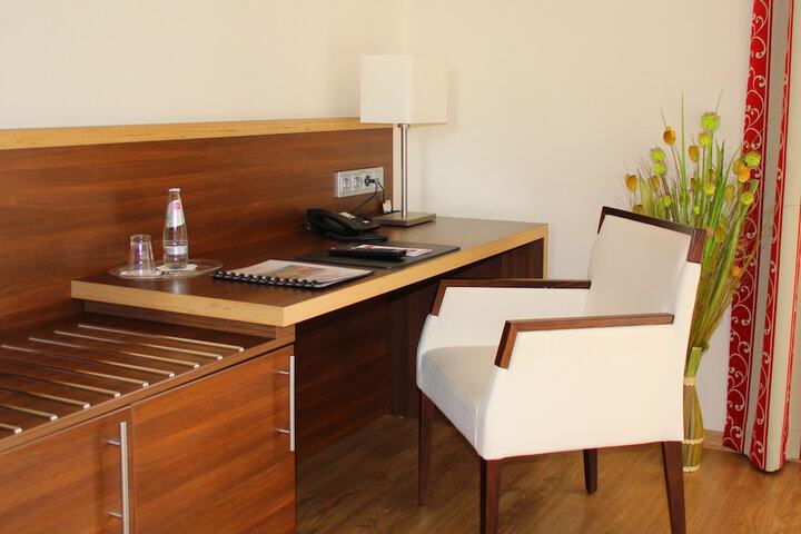 Room 7 of 42