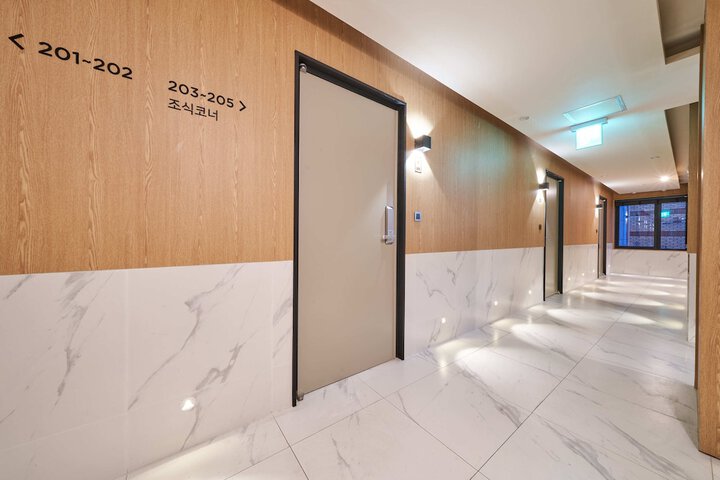 Ballroom/Hall 82 of 87