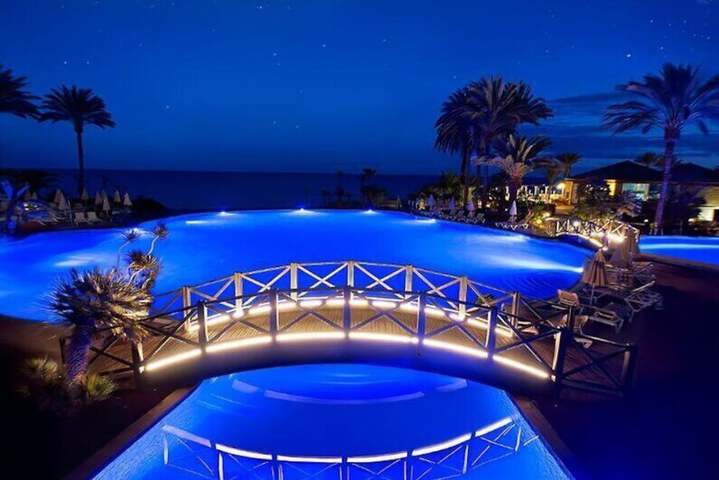 Pool 40 of 109