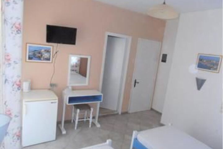 Room 28 of 64