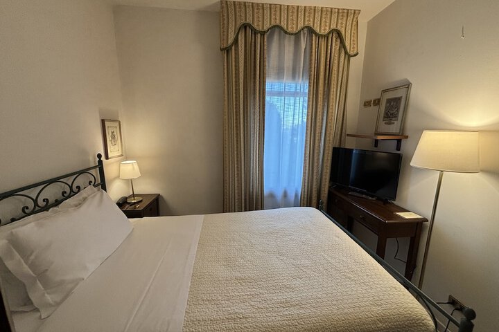 Room 90 of 177