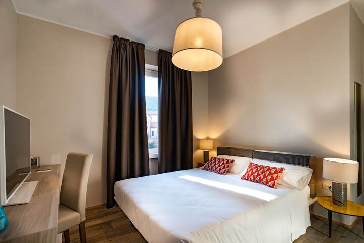 Room 4 of 20