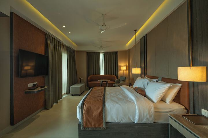 Room 32 of 85