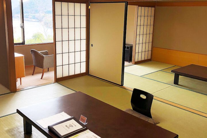 Room 11 of 50
