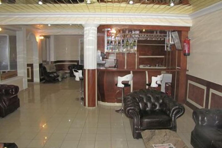 Lounge 24 of 31