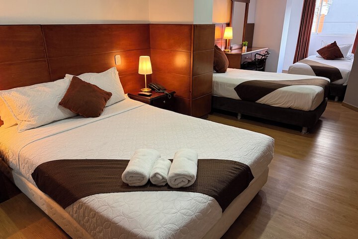 Room 19 of 73