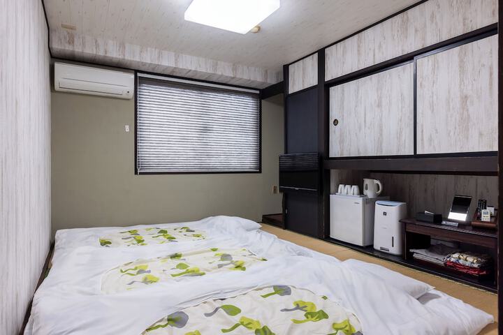 Room 13 of 43