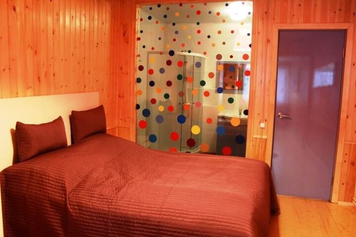 Room 8 of 79