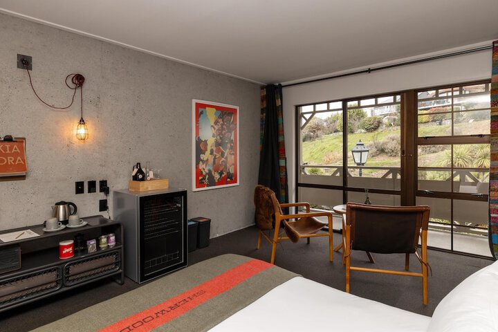 Room 23 of 64