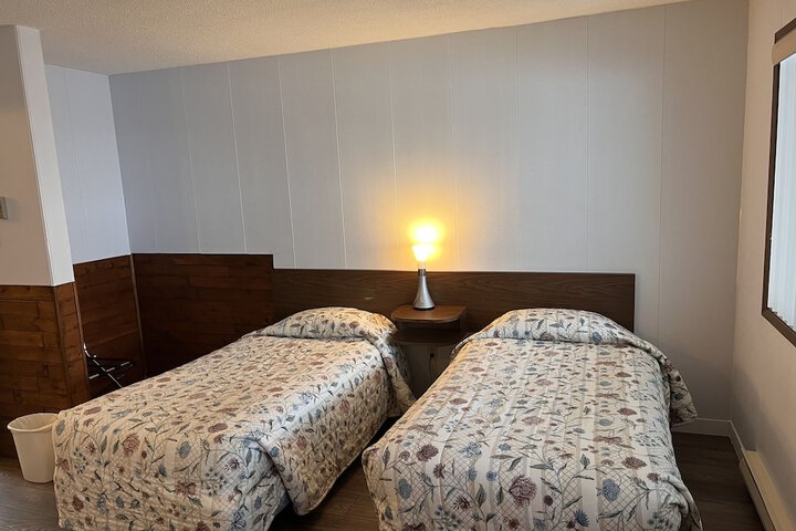 Room 10 of 28