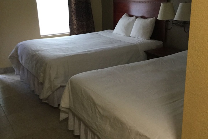 Room 10 of 34