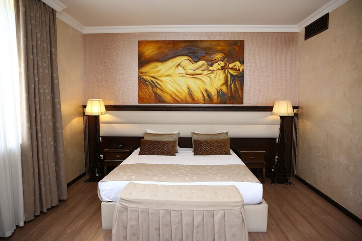 Room 87 of 122