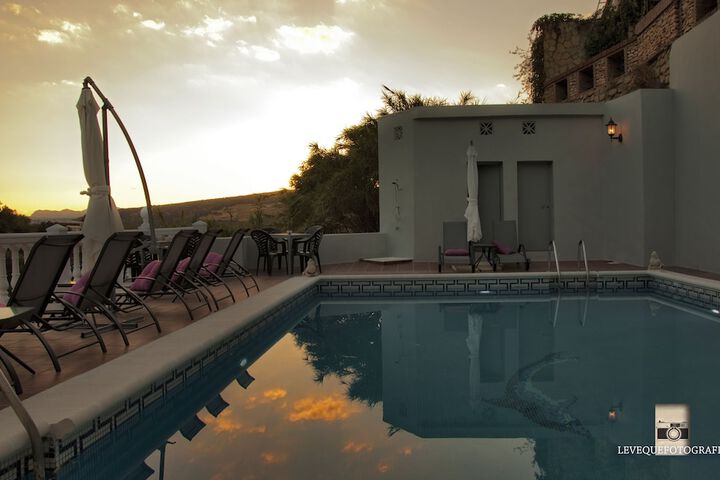Pool 24 of 82