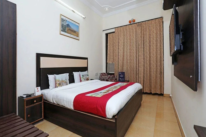 Room 3 of 14
