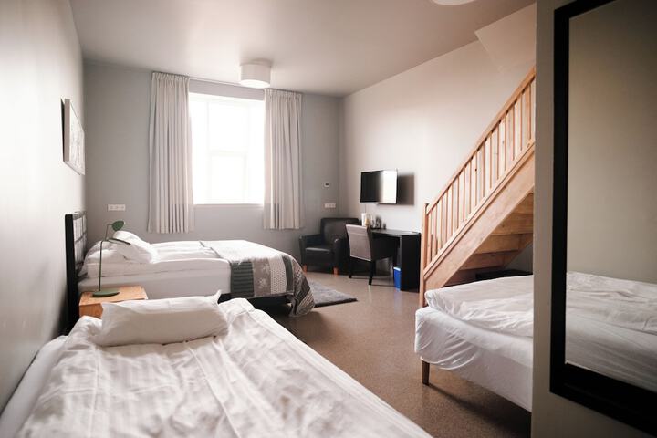 Room 5 of 15