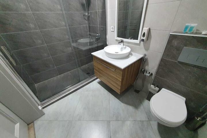 Room 14 of 27