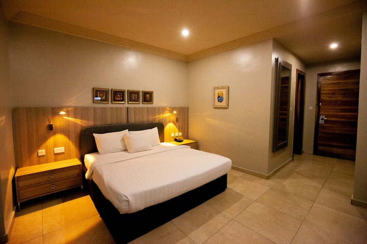 Room 17 of 29