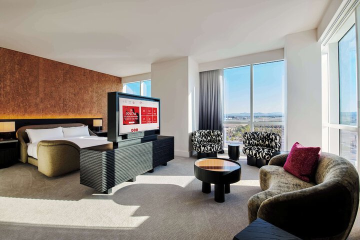 Room 52 of 148