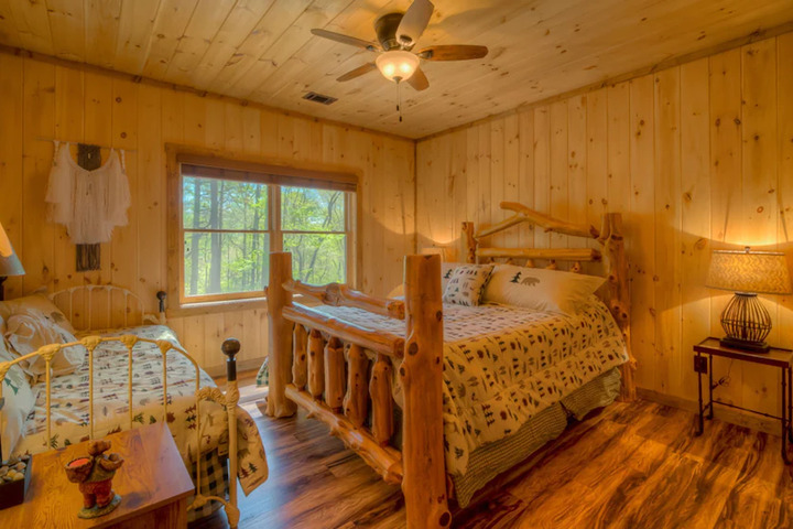 Room 5 of 6