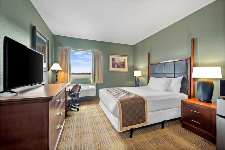 Room 7 of 32