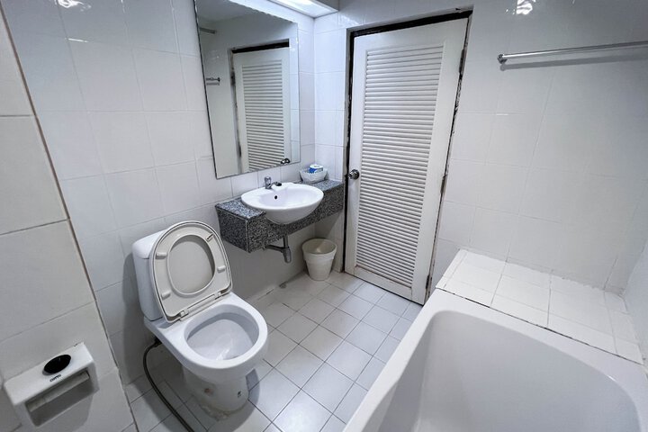 Room 28 of 41