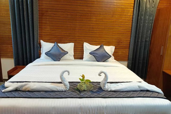 Room 2 of 15