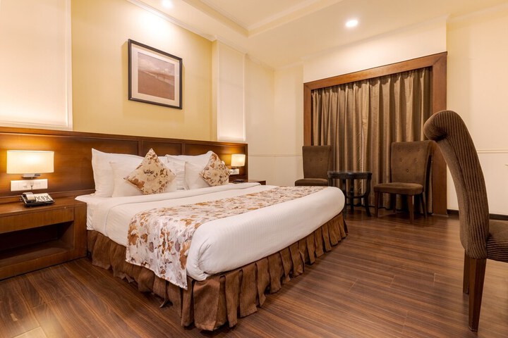 Room 10 of 43