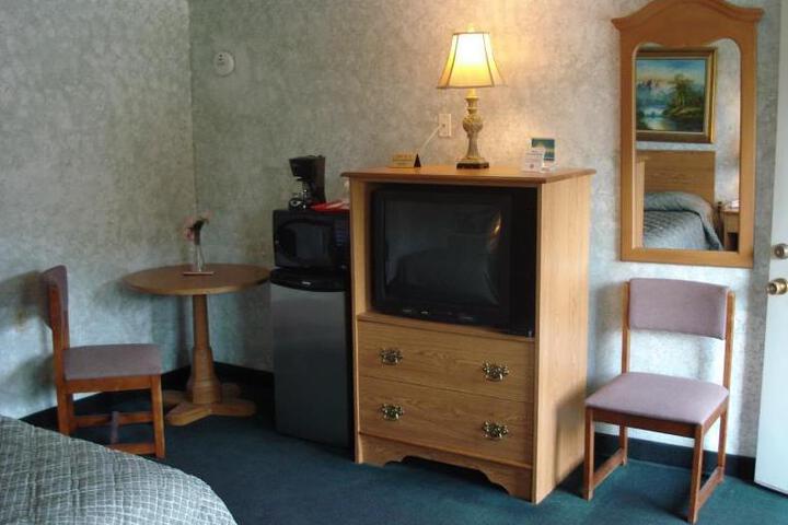 Room 2 of 5
