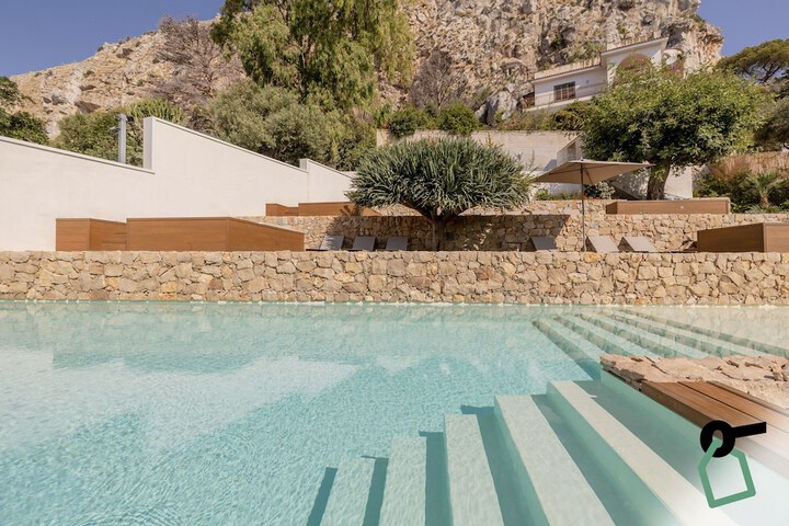Pool 30 of 60