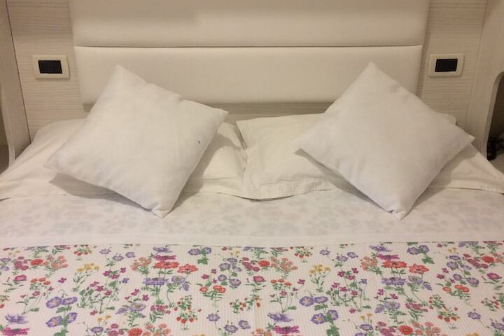 Room 15 of 62
