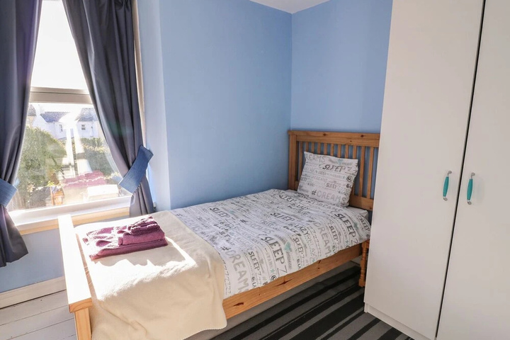 Room 2 of 16