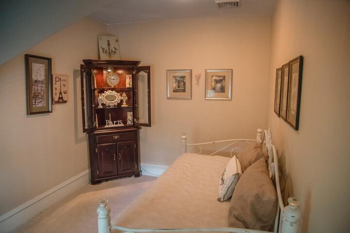 Room 15 of 52