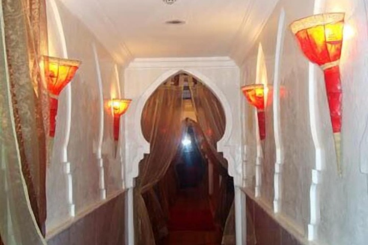 Ballroom/Hall 15 of 16