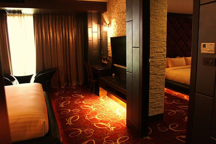 Room 15 of 42