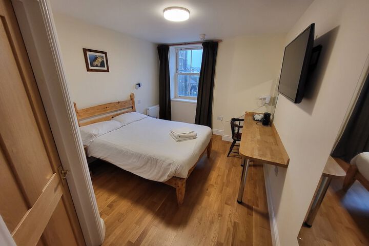 Room 14 of 24