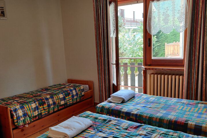 Room 4 of 51