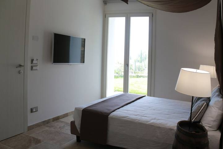 Room 5 of 44
